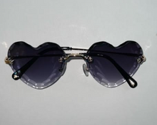 Load image into Gallery viewer, Heart Sunglasses
